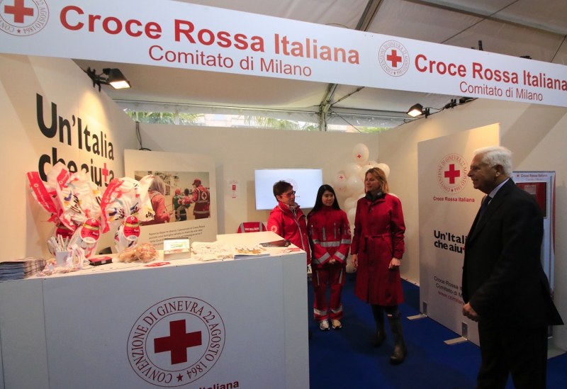 Stramilano 2018: inaugurato lo stand della Croce Rossa in piazza Duomo