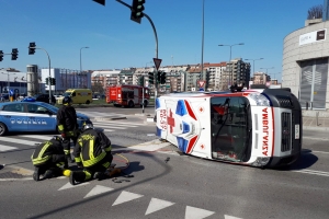 Incidente ambulanza in zona Fiera: incolumi tutti i coinvolti